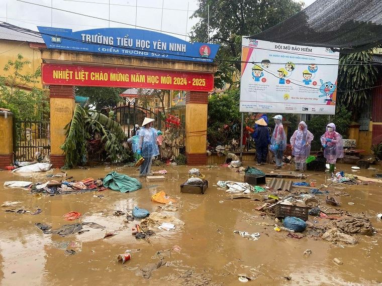 Yên Bái tập trung khắc phục hậu quả sau bão, đón học sinh trở lại trường