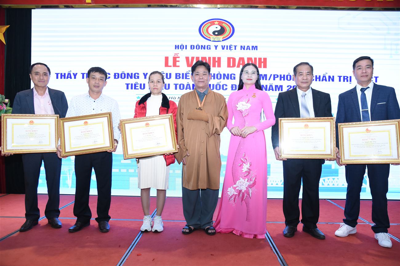 Nhiều cá nhân, tập thể Viện phát triển văn hóa và chăm sóc sức khỏe cộng đồng nhận danh hiệu Thầy thuốc Đông y tiêu biểu và Phòng khám/Phòng chẩn trị YHCT tiêu biểu toàn quốc năm 2025