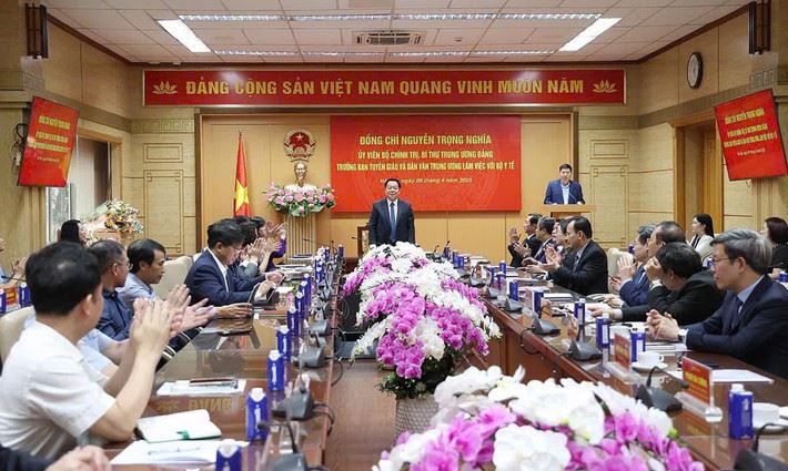 Hàng loạt khó khăn, thách thức đặt ra đối với ngành y tế