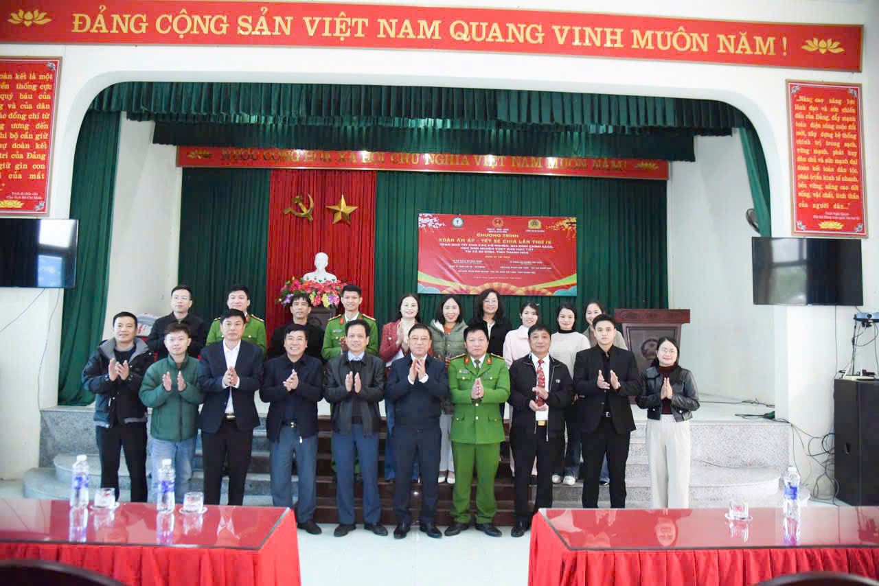 Trao tặng hàng trăm suất quà Tết trong chương trình “Xuân ấm áp – Tết sẻ chia” tết Bính ngọ 2026 tại Thanh Hóa