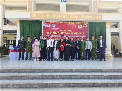 Mang Tết đến sớm với đồng bào vùng cao biên giới Thanh Hóa